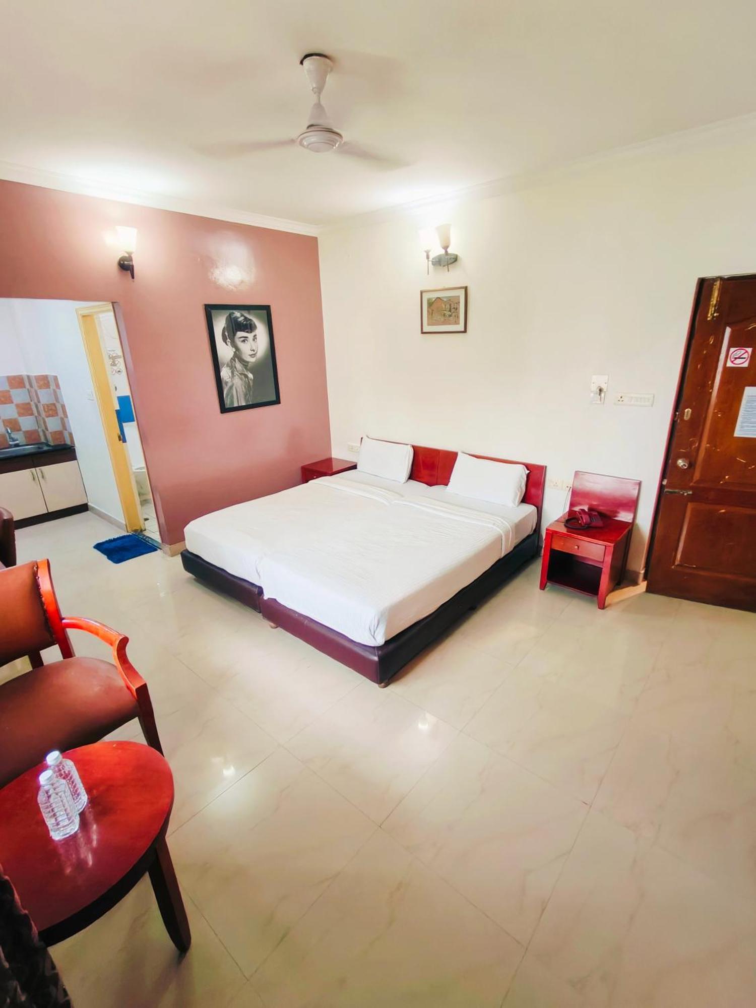Kings Suites Palace Grounds Bangalore Exteriör bild